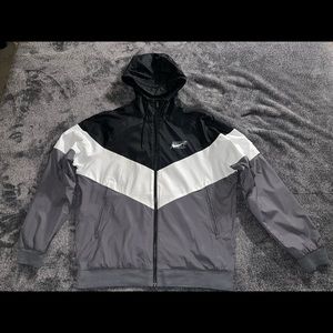 Nike Windrunner Jackets - Size Large